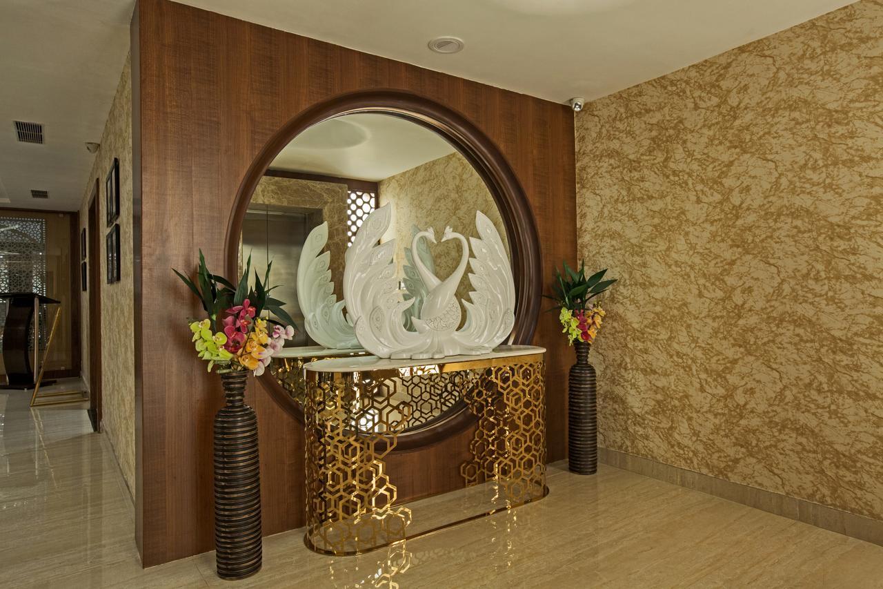 M Crown Hotel Shillong Exterior foto