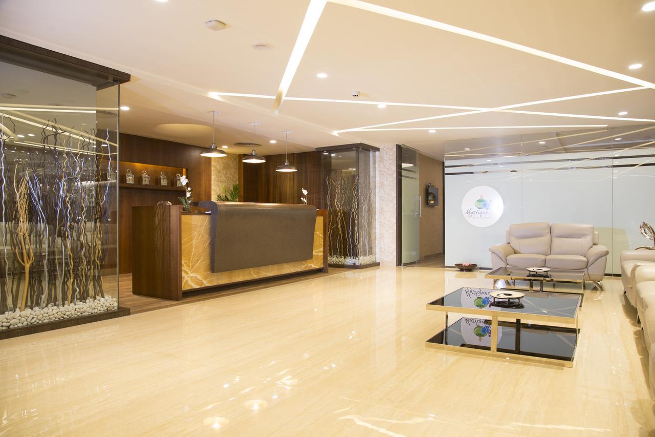 M Crown Hotel Shillong Exterior foto